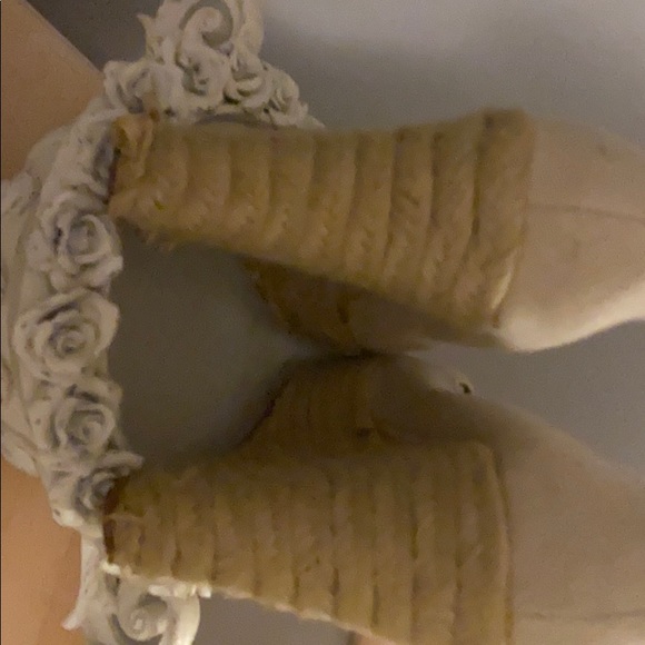 Betsy Johnson Platform Wedges size 10M - Picture 3 of 5